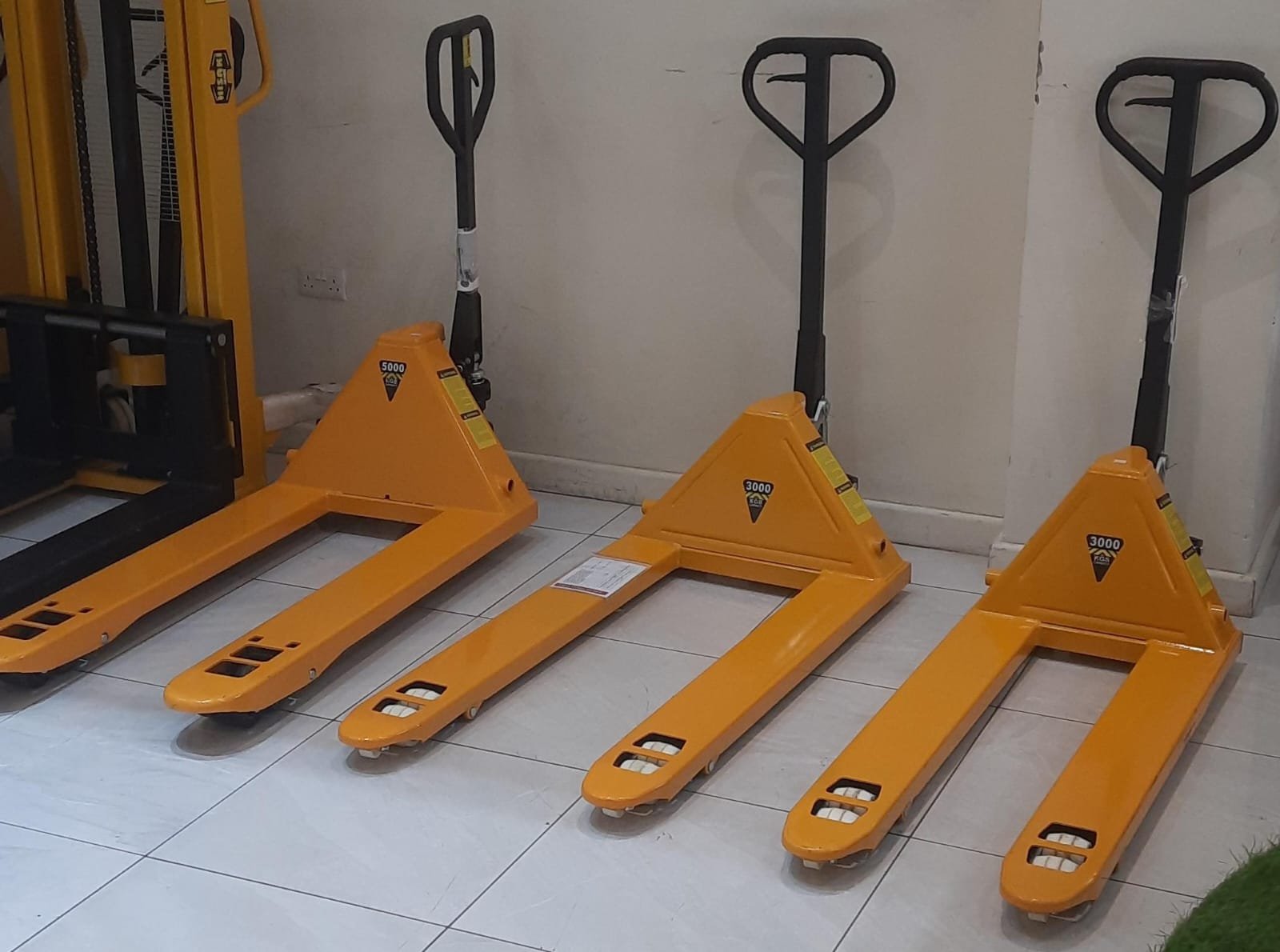 Hisaki Japan MANUAL PALLET -HPT50-685 Capacity 5 TONNES WIDE