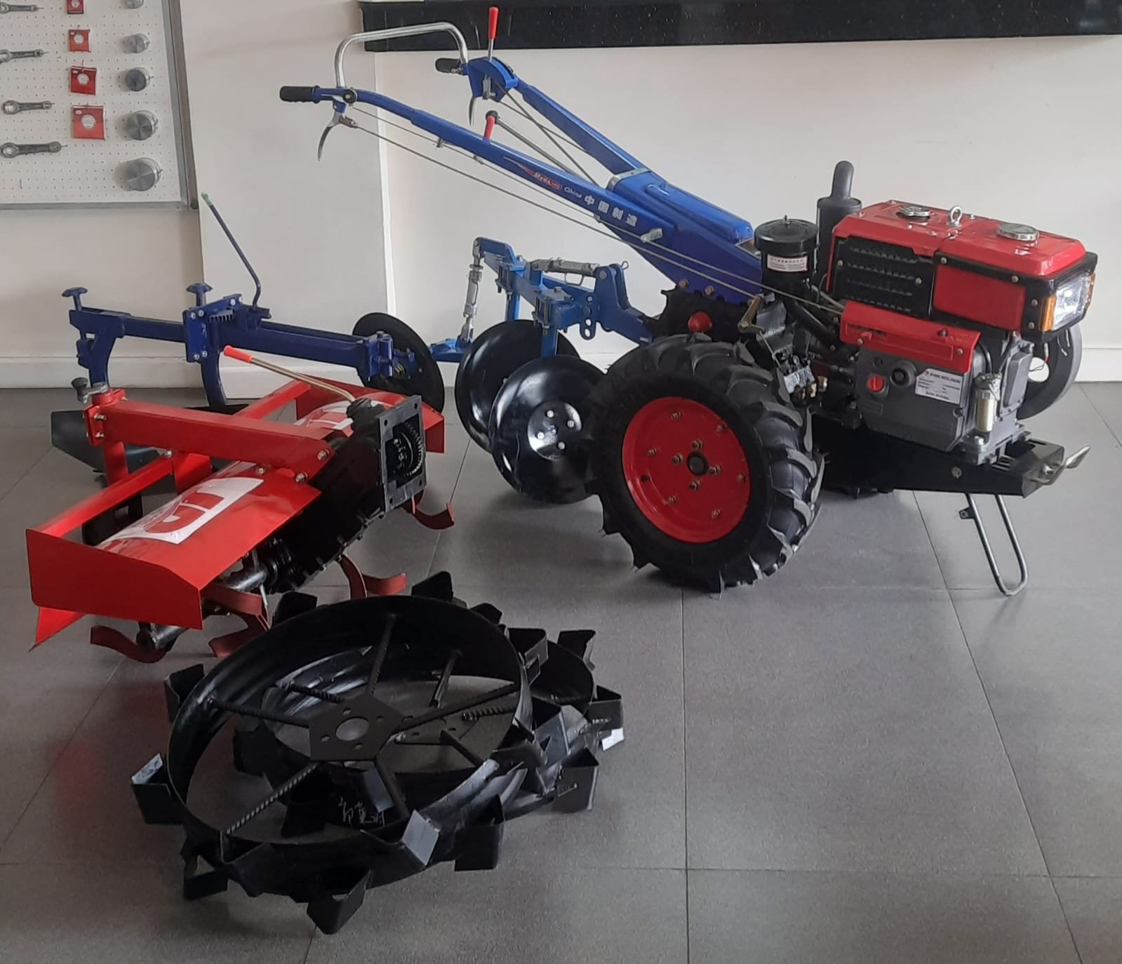 JD10L JIADI Walking *DIESEL Tractor š 10HP with IMPLEMENTS (DISC PLOUGHS,ARROW PLOUGHS,ROTAVATORS AND IRON WHEELS)