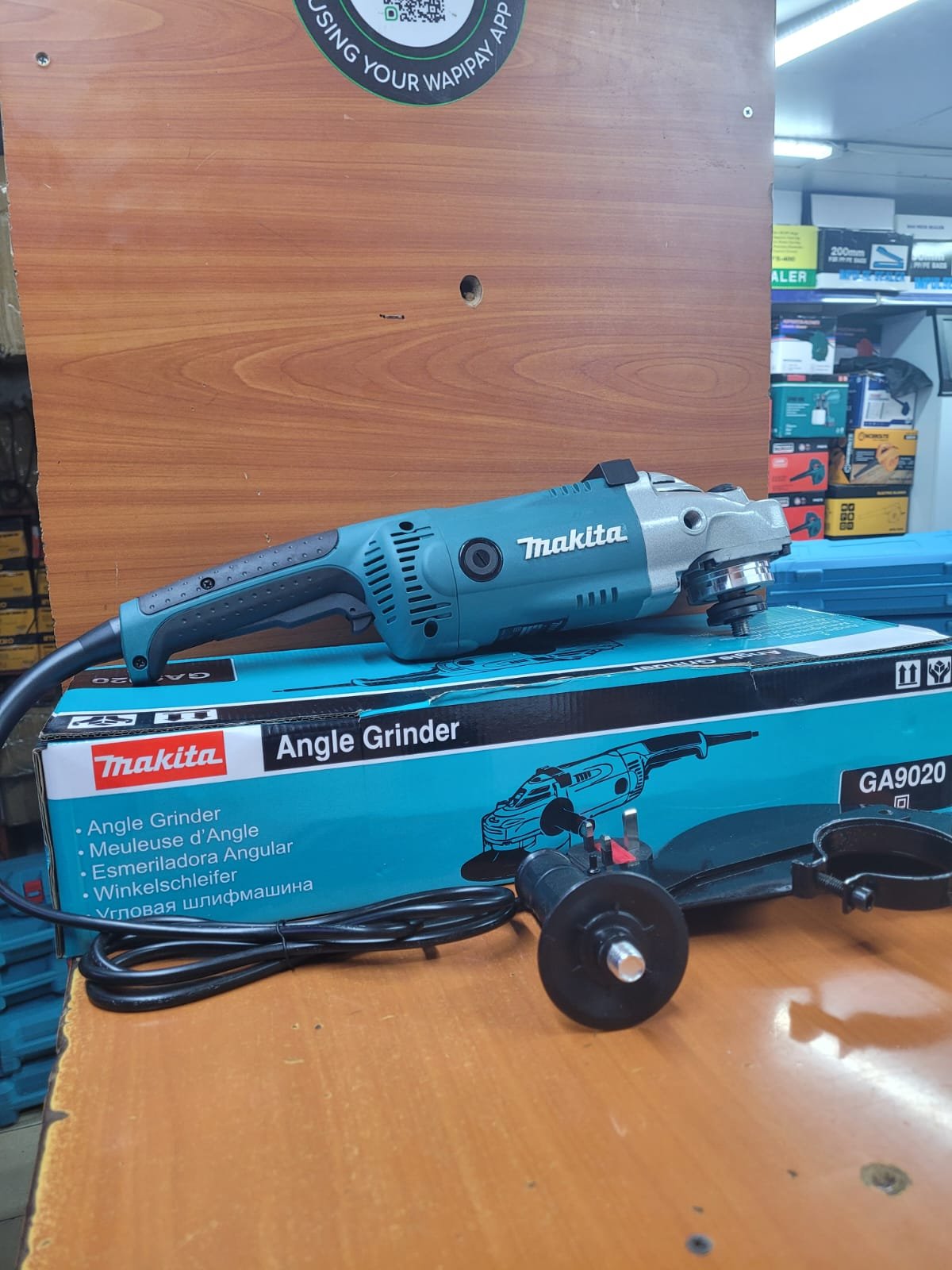 Model GA9020 9inch makita grinder