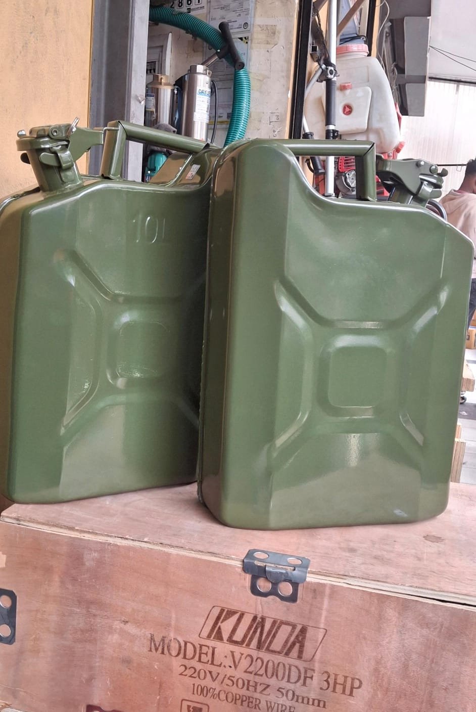 10liters fuel metallic jereycans