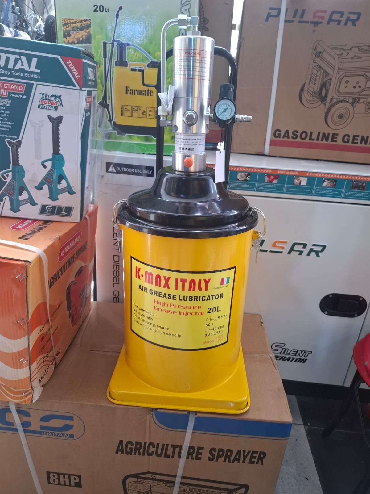 Kmax air pressure Pneumatic grease bucket/lubricator 20ltrs