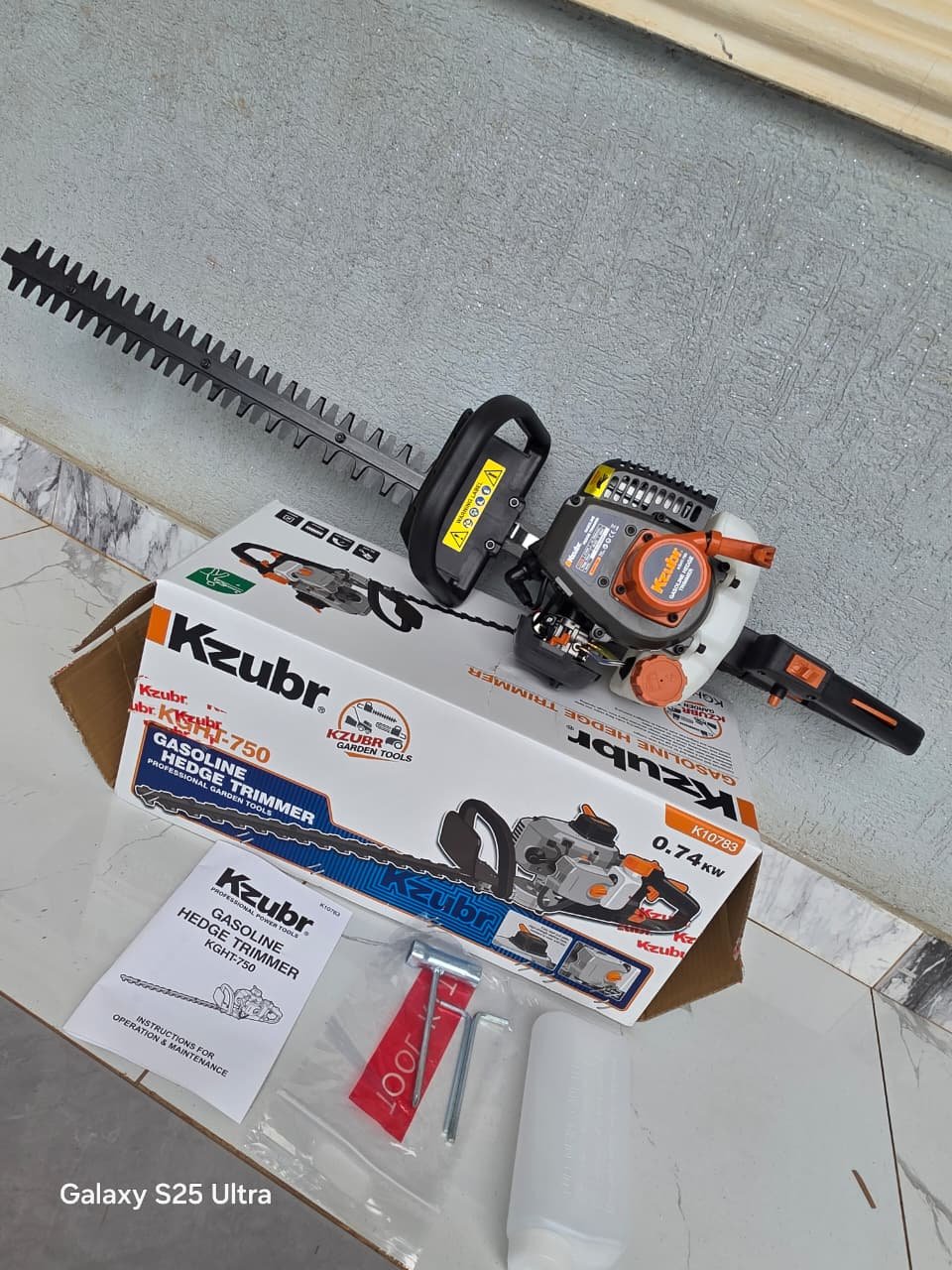 Kzubr 2stroke hedge trimmer