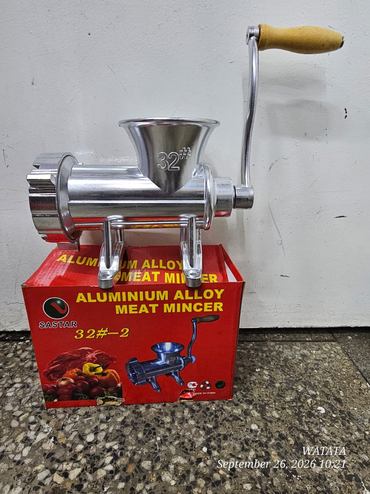 Manual meat mincer M32