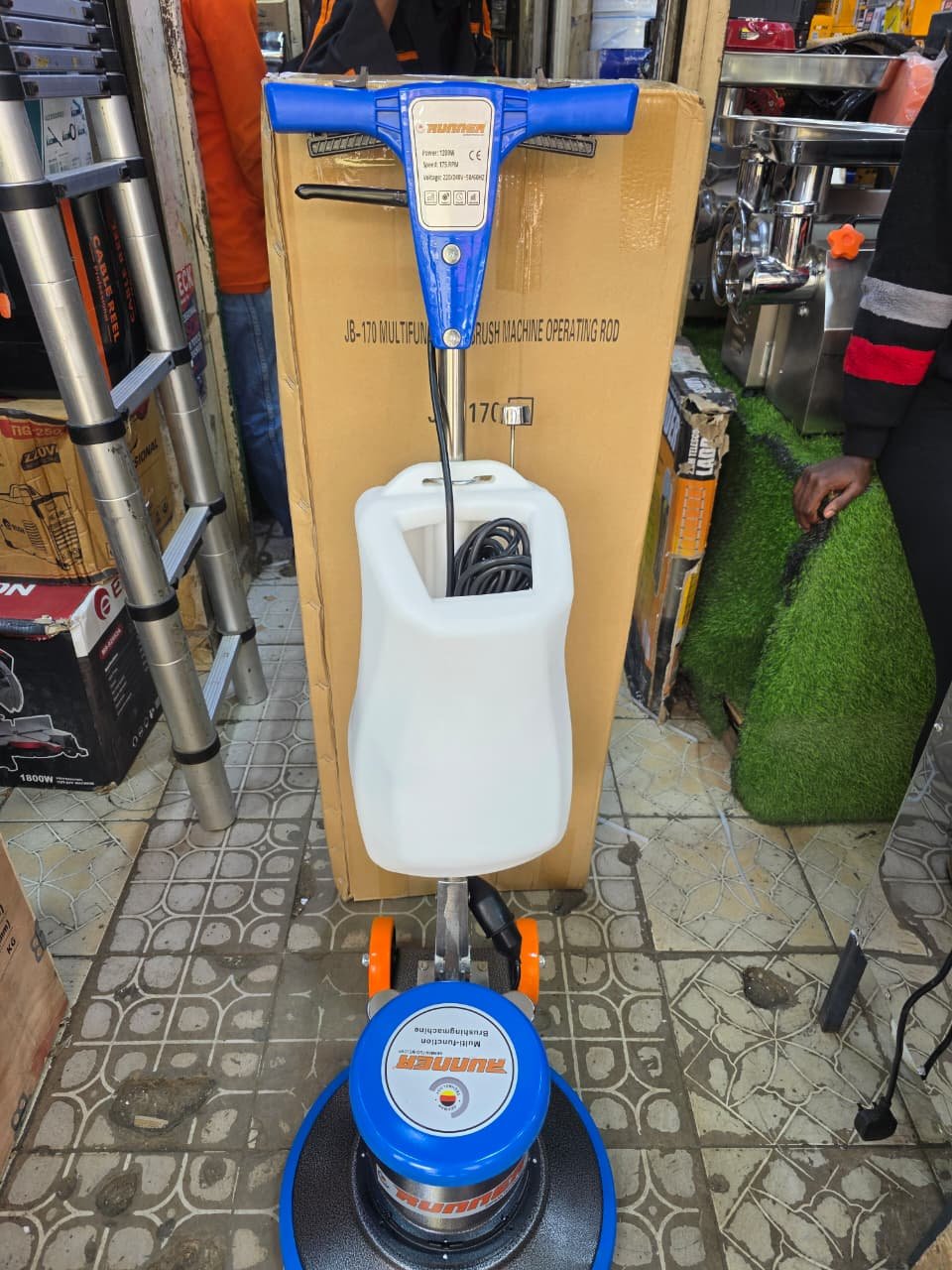 Runner floor scrubber with 3brushes - Image 2